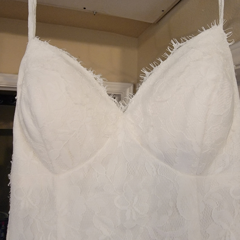 Ivory lace drop back wedding dress - Picture 2 of 11